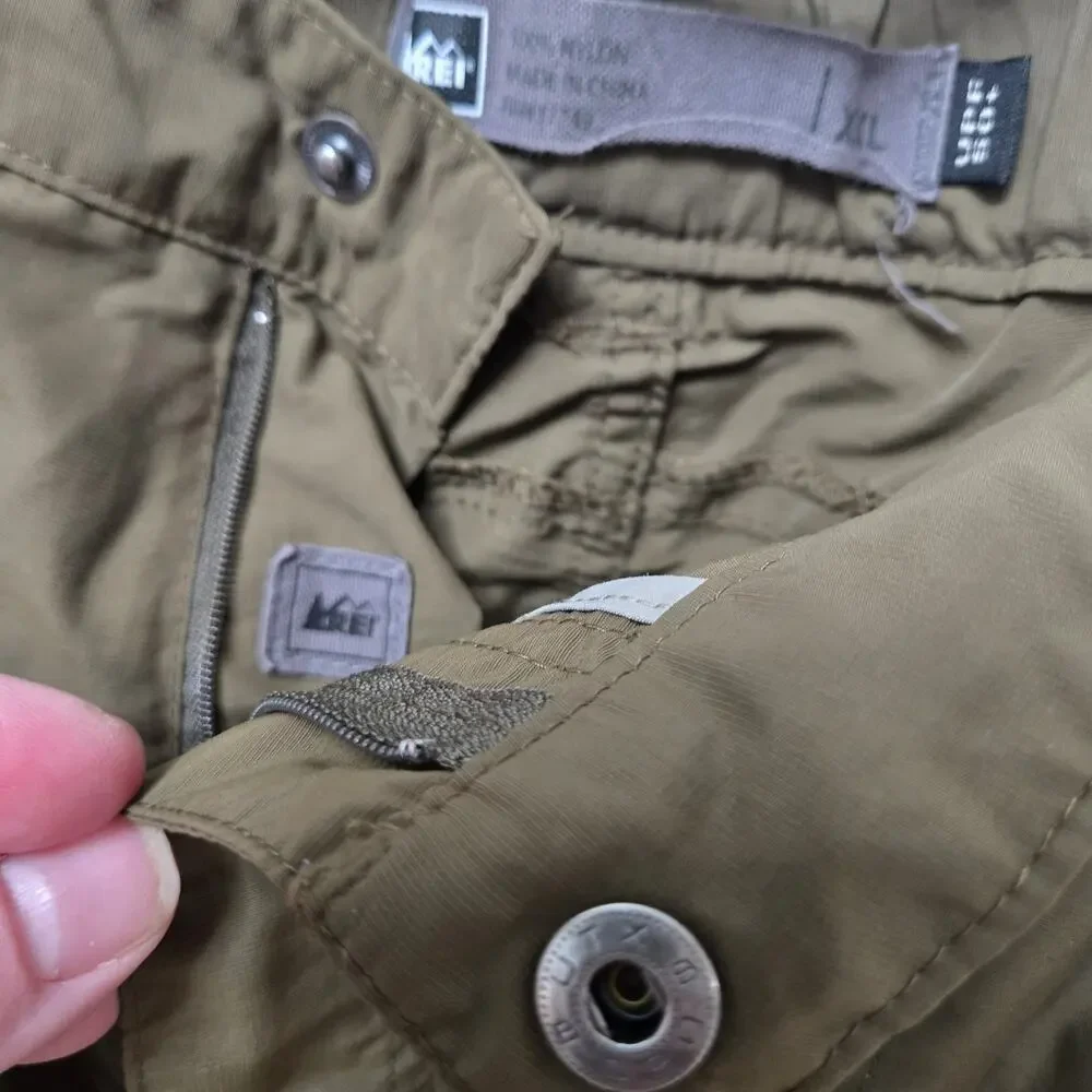 REI Shorts Mens XXL Olive‎ Green Nylon Cargo UPF 50+ Outdoors Hiking Gorpcore